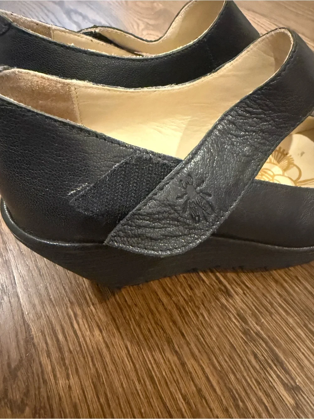 Fly London Yasi682Fly Wedge Pumps